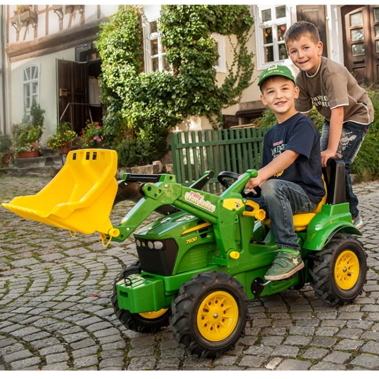 Traktor na pedały dla dziecka