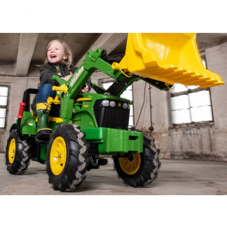 traktor na pedały dla dziecka