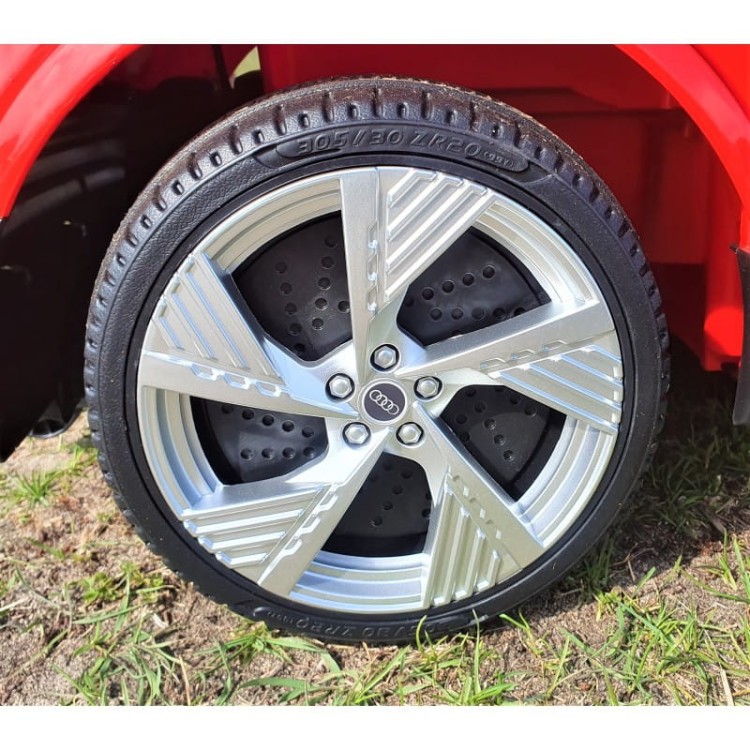 samochod-elektryczny-dla-dzieci-czerwone-audi-e-tron-4x4-eva-12v-skora-4silniki-wolny-starth.jpg