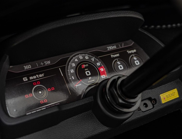 Autko na akumulator 2 osobowe  Audi Spyder R8 LIFT STRONG Biały