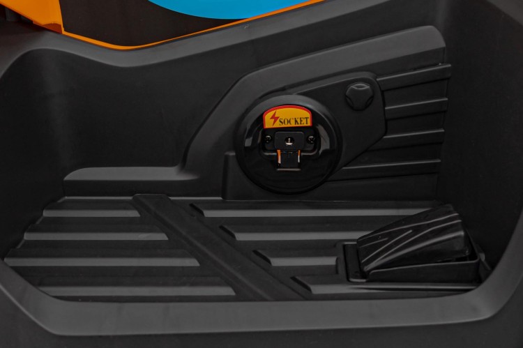 Quad Na Akumulator McLaren Racing MCL 35 dla dzieci Pomarańczowy