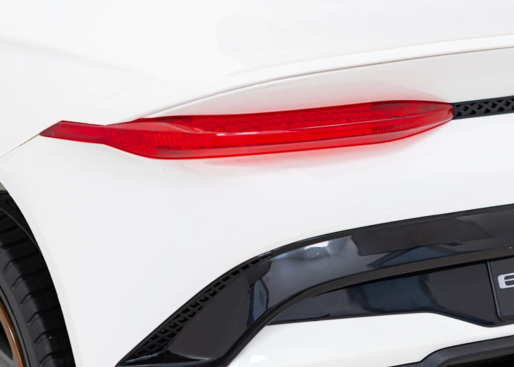 Autko Bentley Bacalar na akumulator dla dzieci Biały + Pilot