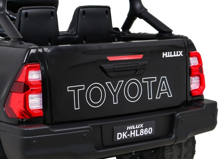 Samochód  Toyota Hilux na akumulator dla dzieci Czarny + Napęd 4x4 + Pilot + 2 bagażniki