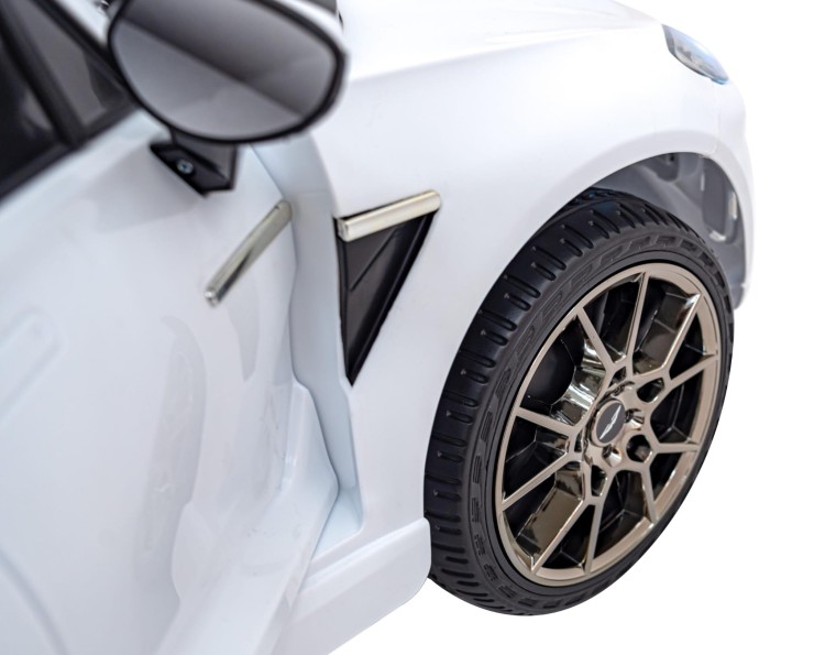 Aston Martin DBX Samochód  na akumulator dla dzieci Biały + Pilot