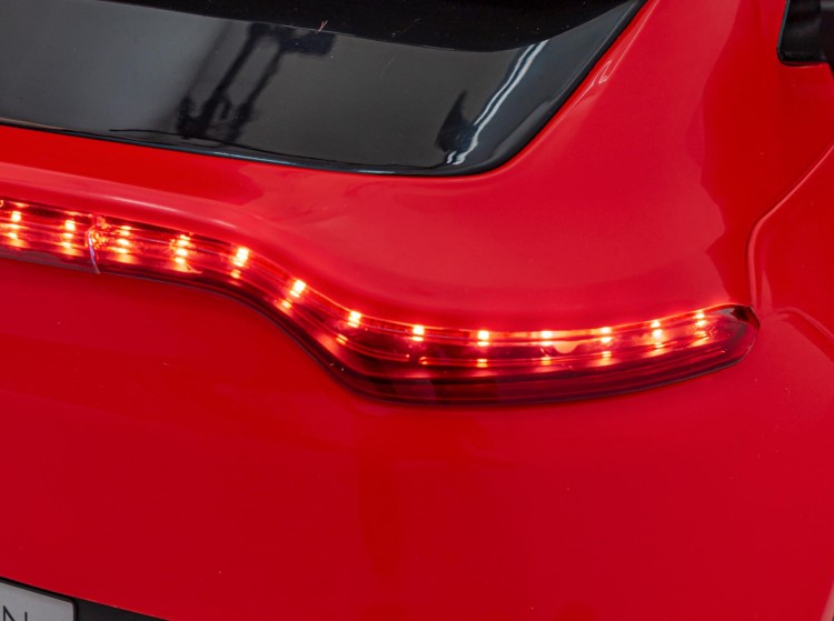 Aston Martin DBX Samochód na akumulator dla dzieci Czerwony + Pilot