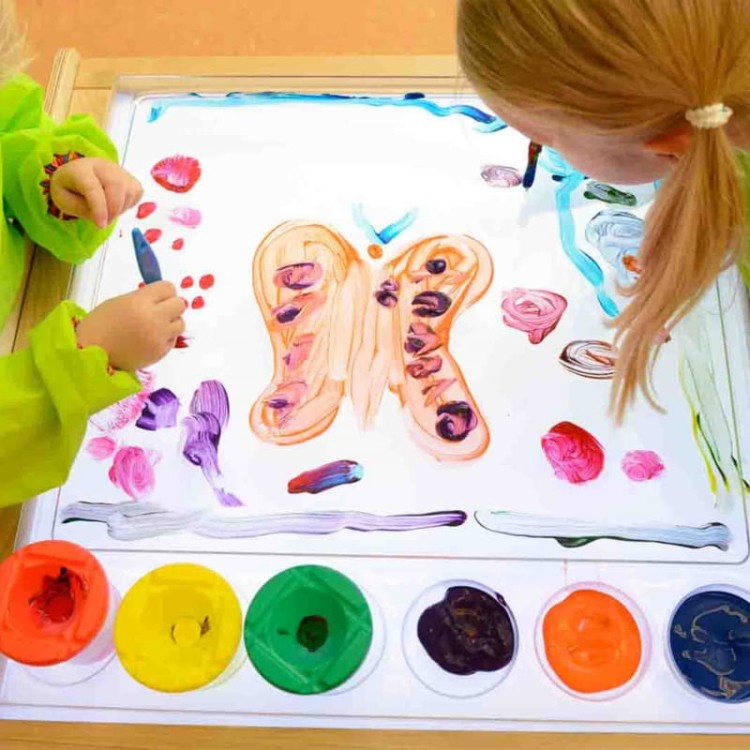 MASTERKIDZ Rama Sensoryczna - Panel LED + Przezroczysta Taca Do Malowania