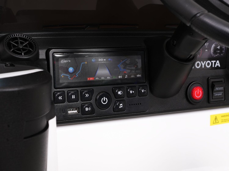 Pojazd Toyota Land Cruiser PRADO Biały