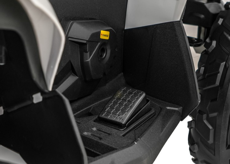 Quad na akumulator Maverick ATV Biały 2x200W