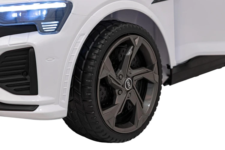 Samochód dla dziecka Audi SQ8