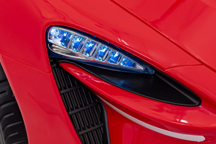 McLaren Artura na akumulator dla dzieci Czerwony - Samochód elektryczny dla dziecka