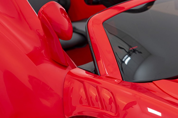 McLaren Artura na akumulator dla dzieci Czerwony - Samochód elektryczny dla dziecka