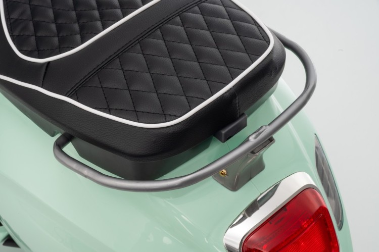 Pojazd Skuter na akumulator dla dzieci Vespa ROMA Zielony