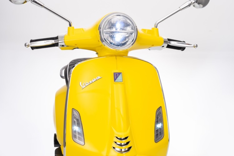 Pojazd Skuter na akumulator dla dzieci Vespa ROMA Żółty