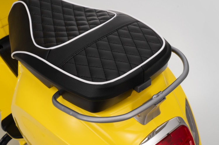 Pojazd Skuter na akumulator dla dzieci Vespa ROMA Żółty