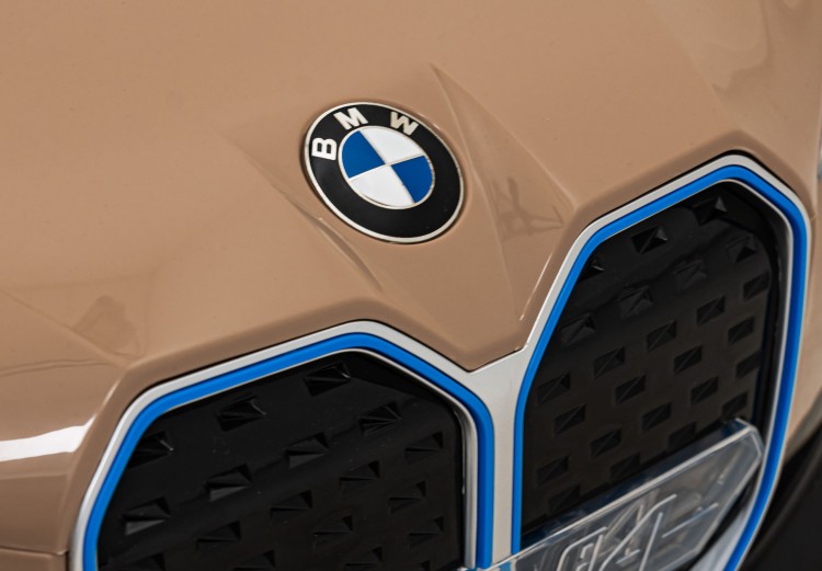 Autko BMW i4 na akumulator dla dzieci Złoty
