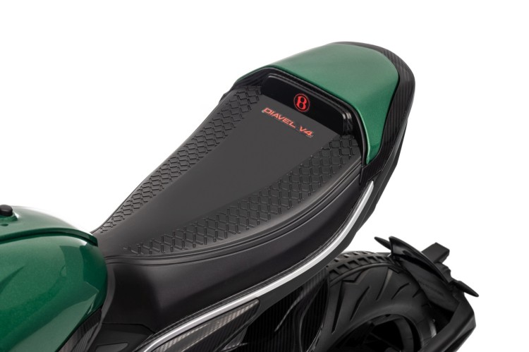 Pojazd Motor Ducati Diavel x Bentley Zielony