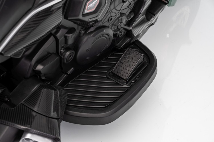 Pojazd Motor Ducati Diavel x Bentley Zielony