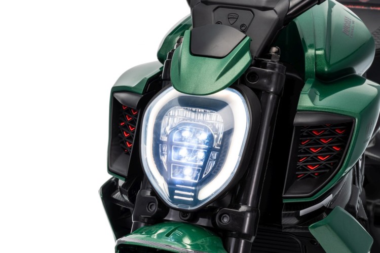 Pojazd Motor Ducati Diavel x Bentley Zielony