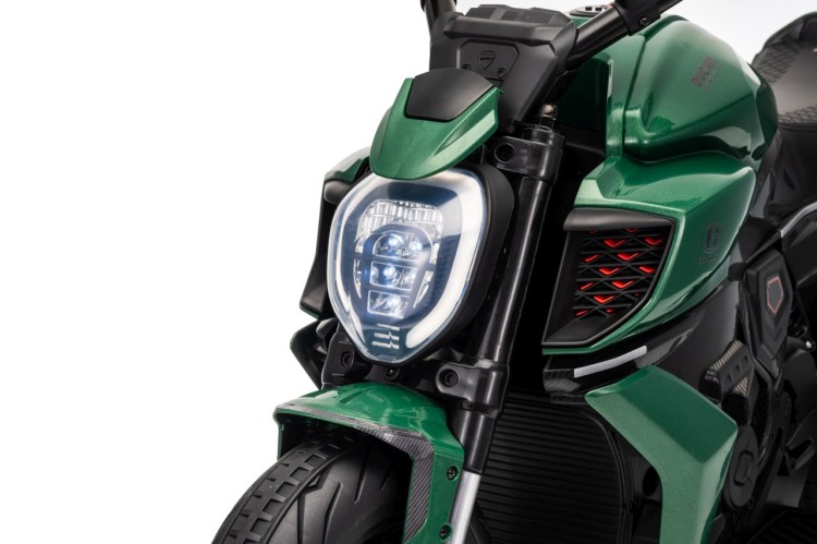 Pojazd Motor Ducati Diavel x Bentley Zielony