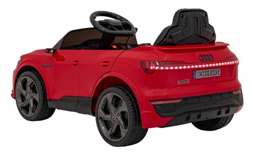 Autko na akumulator Audi SQ8 Czerwony