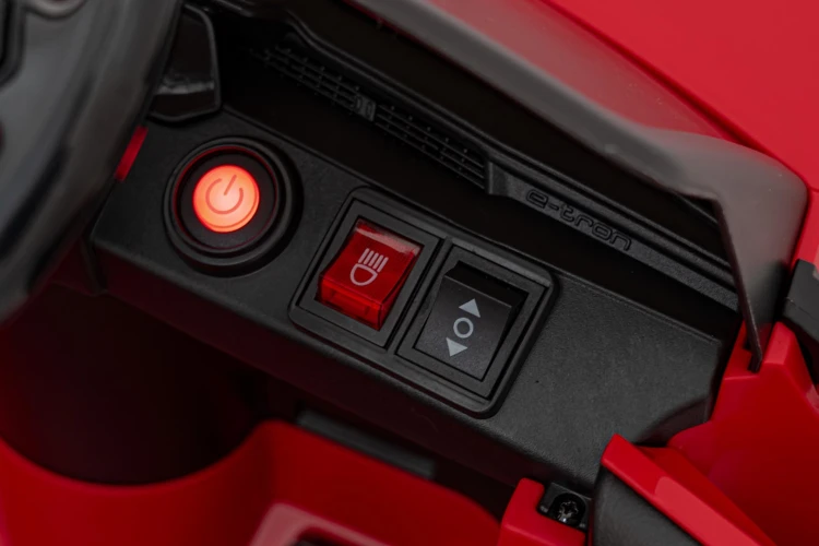 Autko na akumulator Audi SQ8 Czerwony