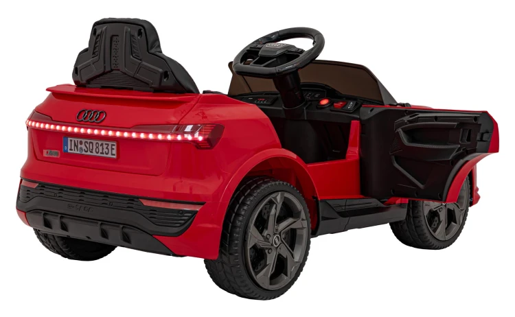 Autko na akumulator Audi SQ8 Czerwony