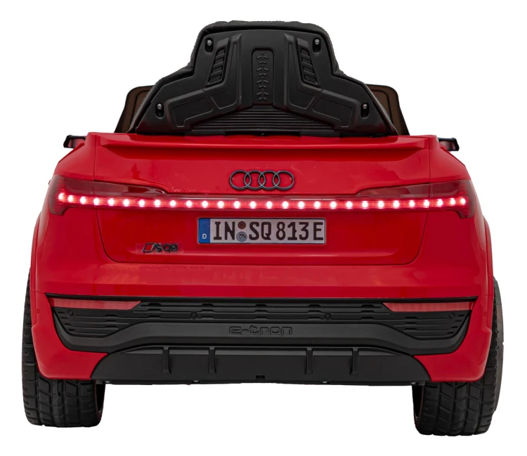 Autko na akumulator Audi SQ8 Czerwony