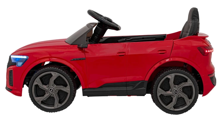 Autko na akumulator Audi SQ8 Czerwony