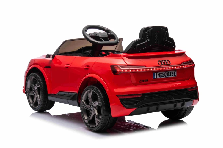 Autko na akumulator Audi SQ8 Czerwony