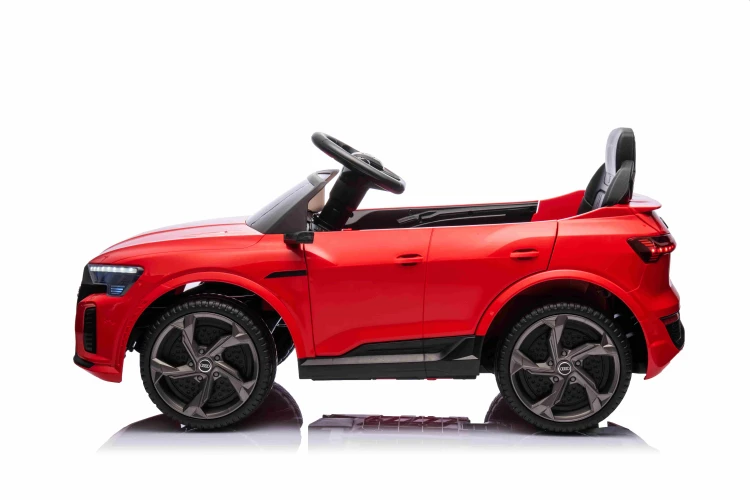 Autko na akumulator Audi SQ8 Czerwony