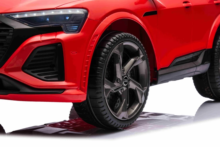 Autko na akumulator Audi SQ8 Czerwony