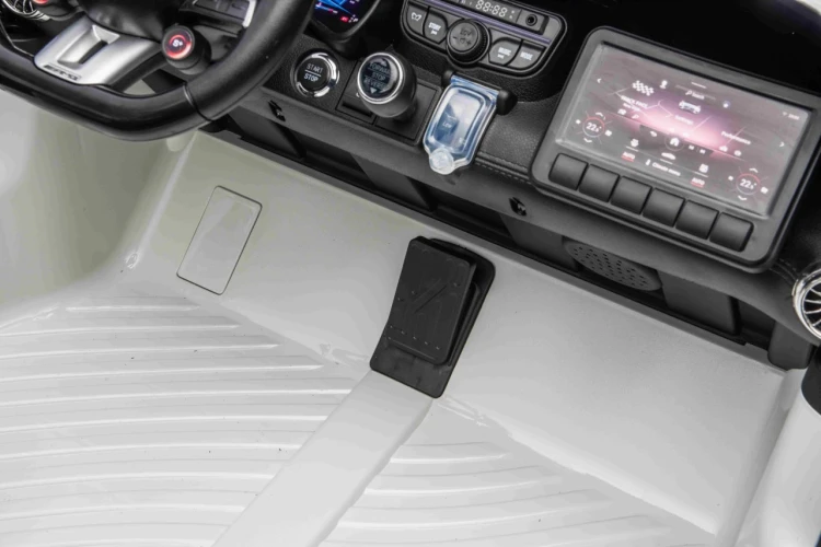 Autko na akumulator 2 osobowe Mercedes Benz GT63 AMG Biały