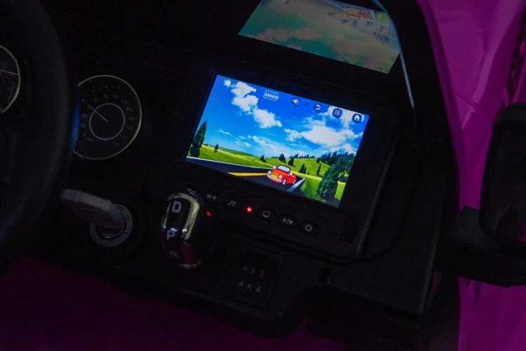 Samochód elektryczny dla dziecka Jeep Wrangler Rubicon LIFT Różowy