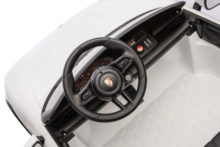 Pojazd Porsche Taycan Turbo S Biały