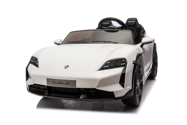 Pojazd Porsche Taycan Turbo S Biały
