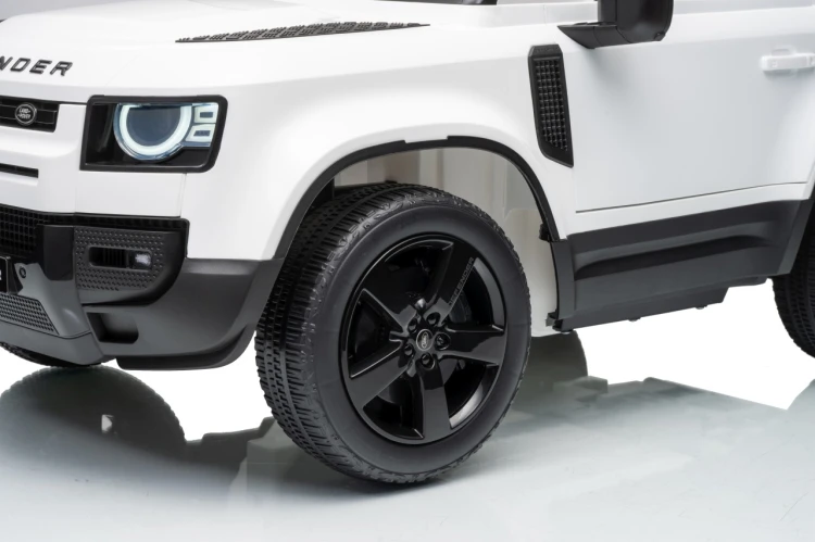 Samochód na akumulator Land Rover Defender Biały