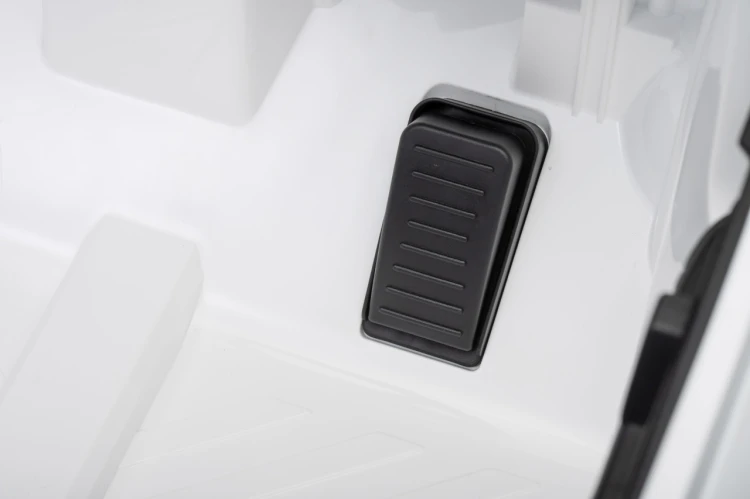 Samochód na akumulator Land Rover Defender Biały