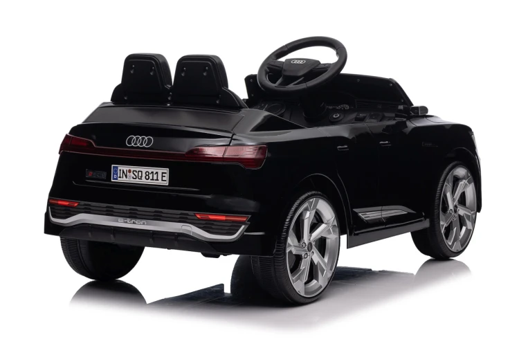 Samochód elektryczny dla dziecka Audi SQ8 Czarny
