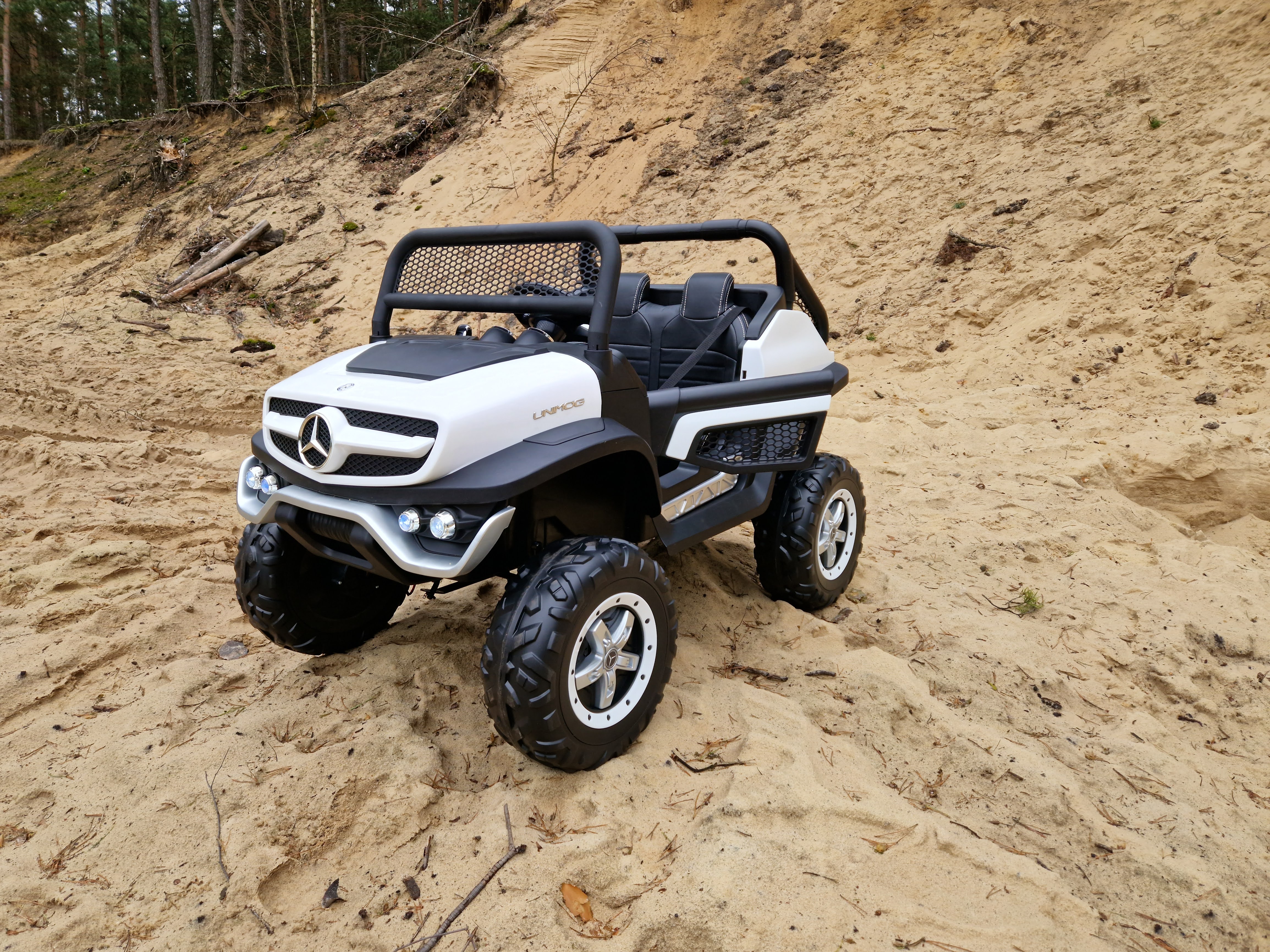 Autko na akumulator Mercedes Unimog