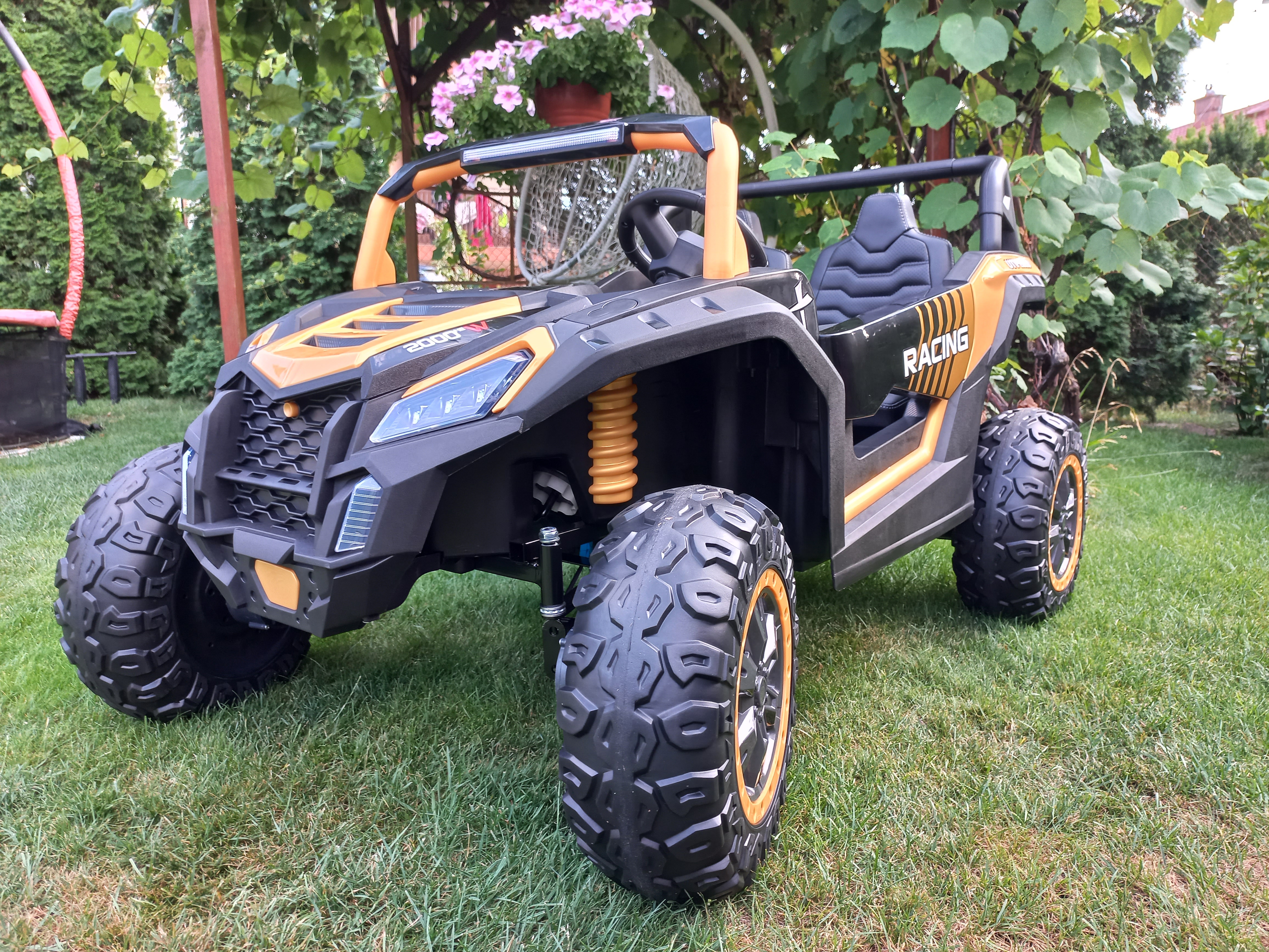 autko Buggy Can-Am na akumulator