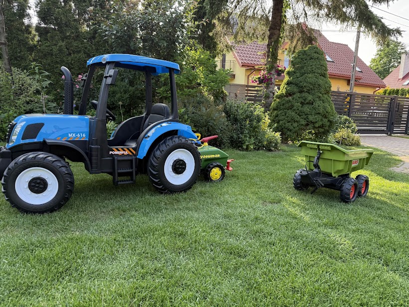 traktor na akumulator A011 z przyczepką