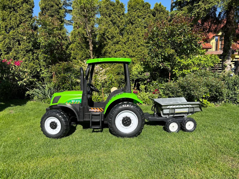traktor na akumulator A011