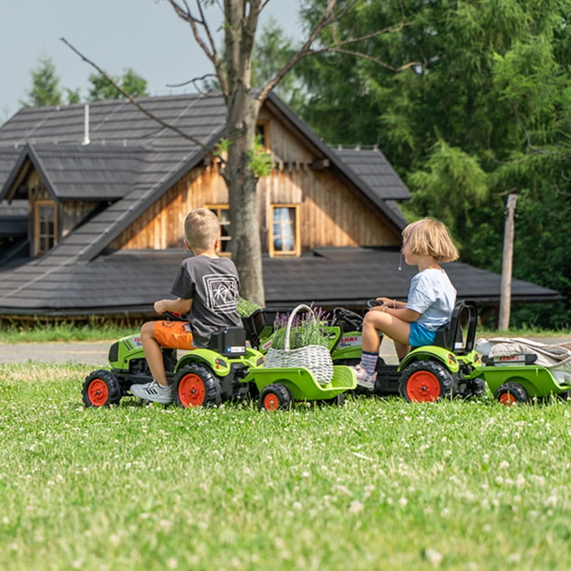 traktor na pedały dla dziecka